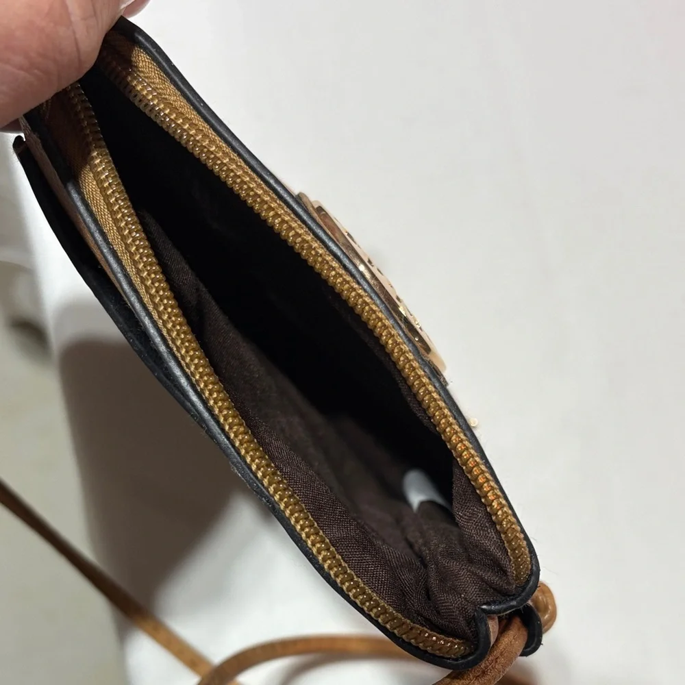 Elegant Tan Crossbody Leather Bag with Buckle Accents - Picture 8 of 9